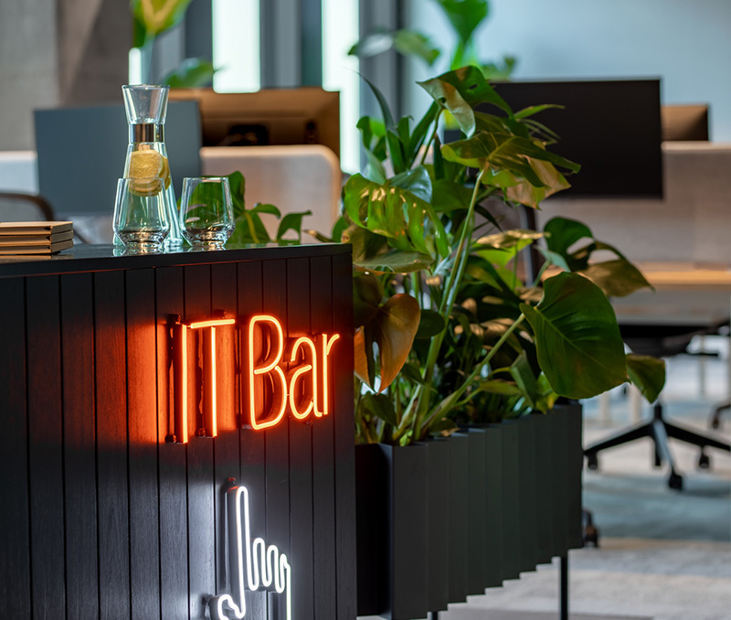 Odlazeće pismo iz Rige: Tri brata, crna mačka i legendarni uživo ... Odlazeće pismo iz Rige: Tri brata, crna mačka i legendarni uživo ...