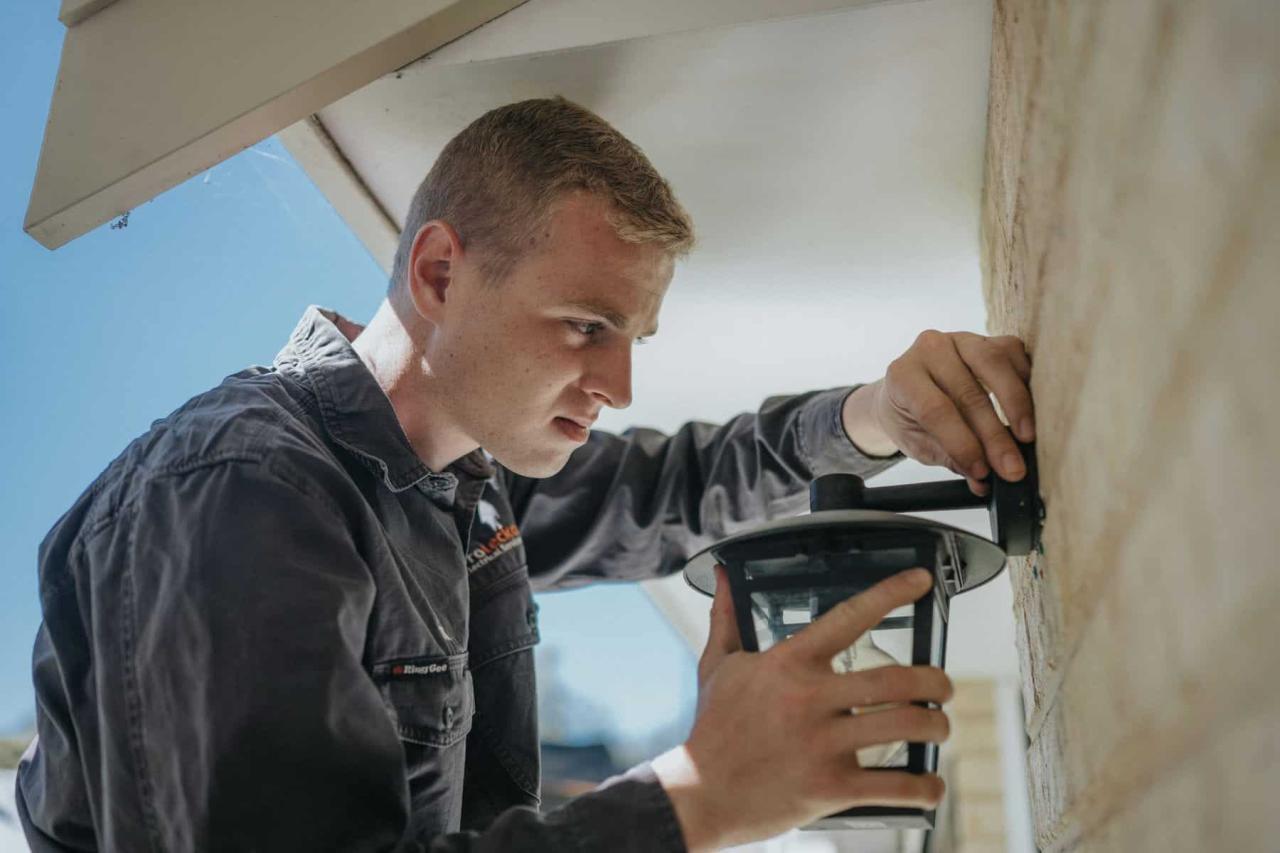 HIHUOS Porch Light with Security Camera Built in Dusk to Dawn Outdoor ... HIHUOS Porch Light with Security Camera Built in Dusk to Dawn Outdoor ...